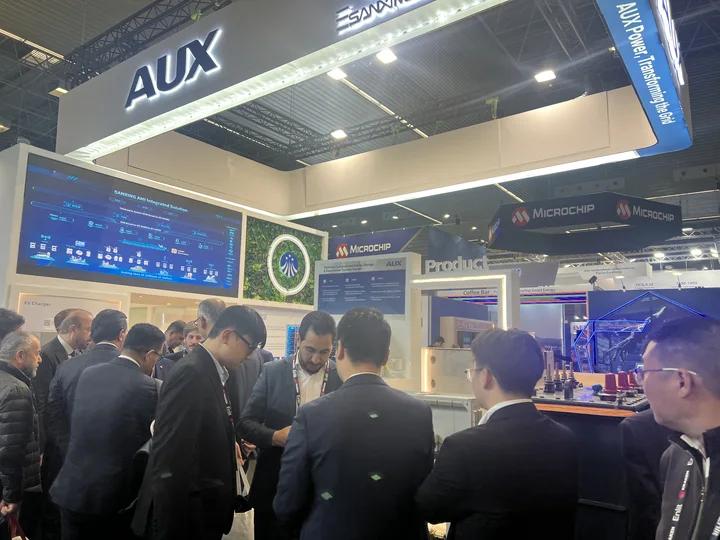 展会3_1763973648409